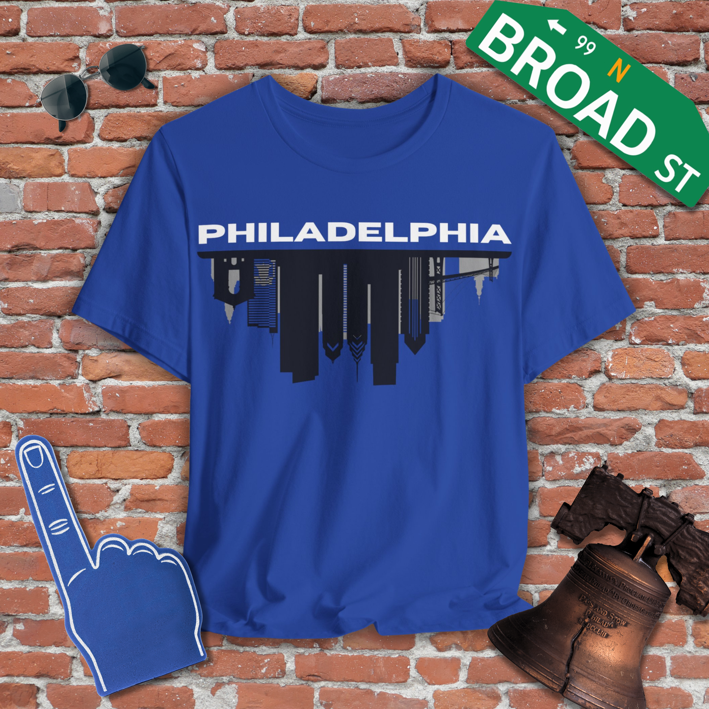Philadelphia Flipped Skyline - Black Tee