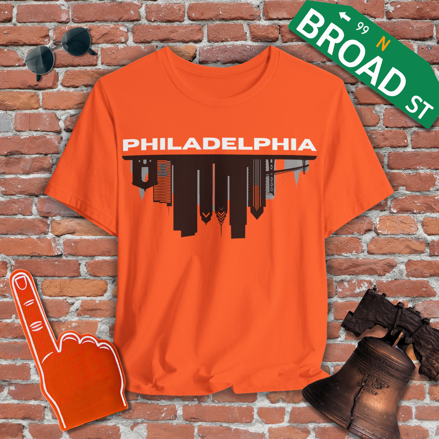 Philadelphia Flipped Skyline - Black Tee