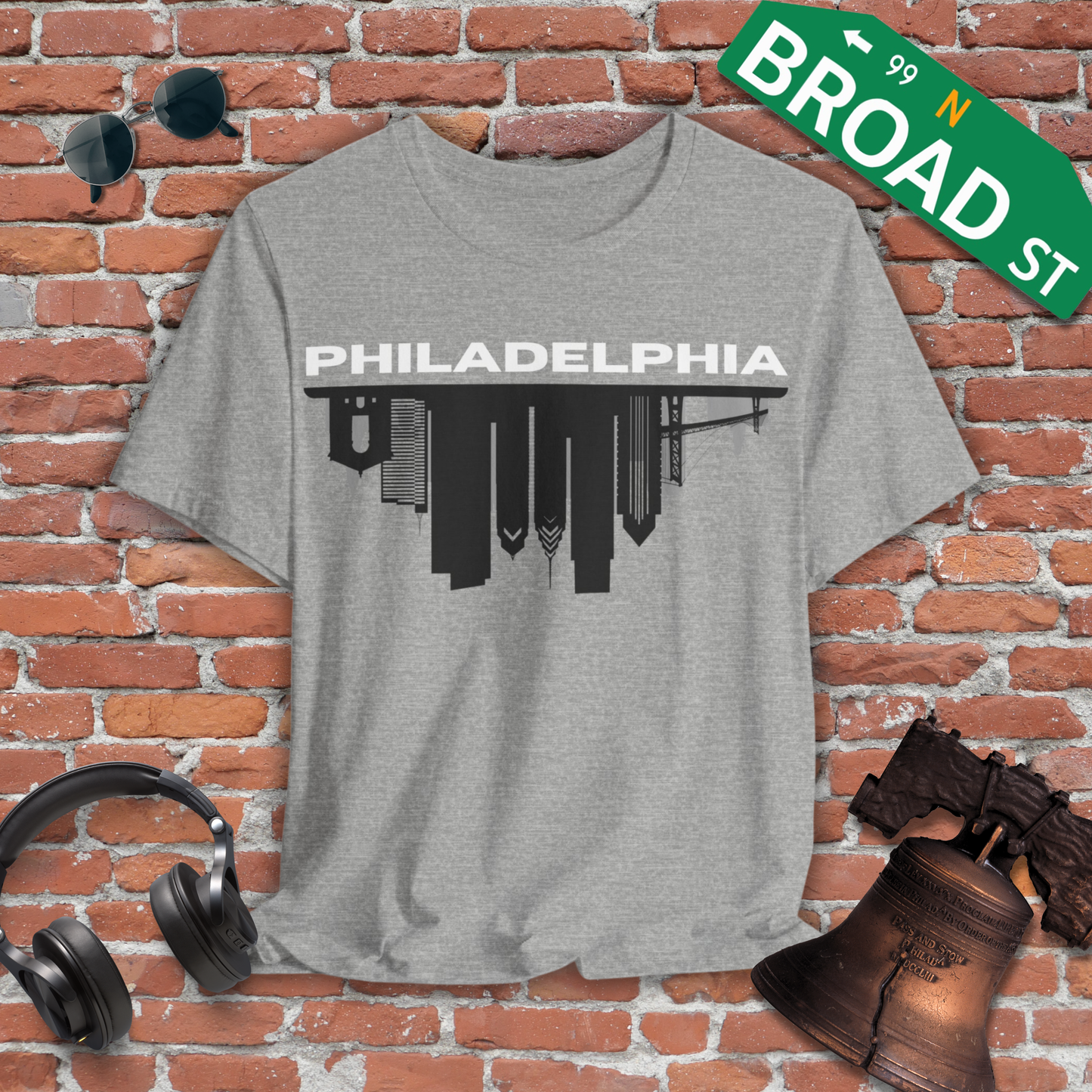 Philadelphia Flipped Skyline - Black Tee